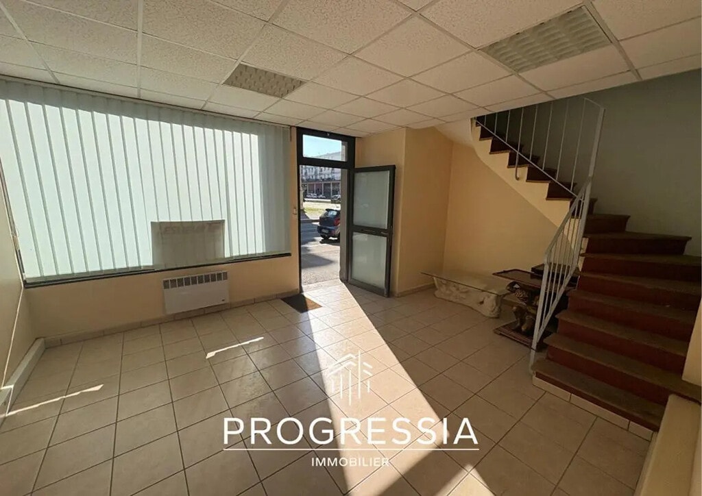 Location Commerce 50 m² - Photo 1
