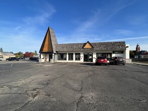 400 W Main St, Gaylord, MI for rent Building Photo- Image 1 of 8