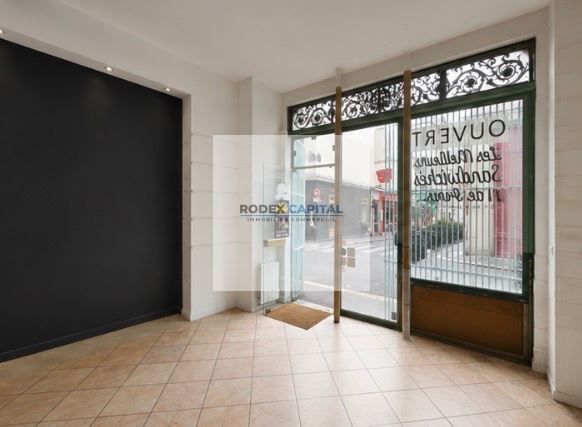 Retail in Paris to rent - Lobby - Image 2 of 3