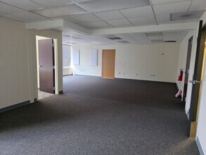 258 Corporate Dr, Madison, WI to rent Interior Photo- Image 2 of 4