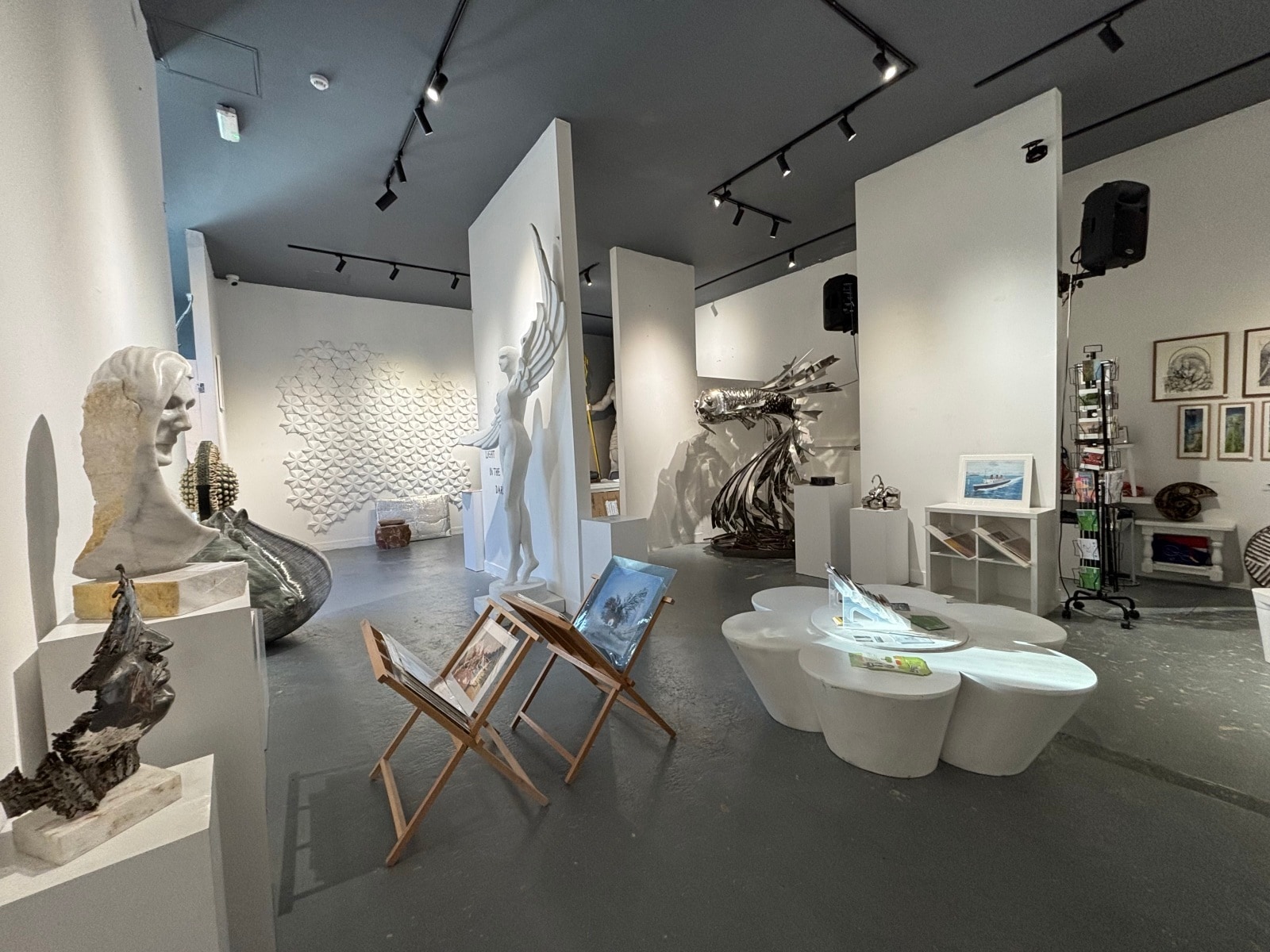 Vincents Walk, Southampton to rent Interior Photo- Image 1 of 4