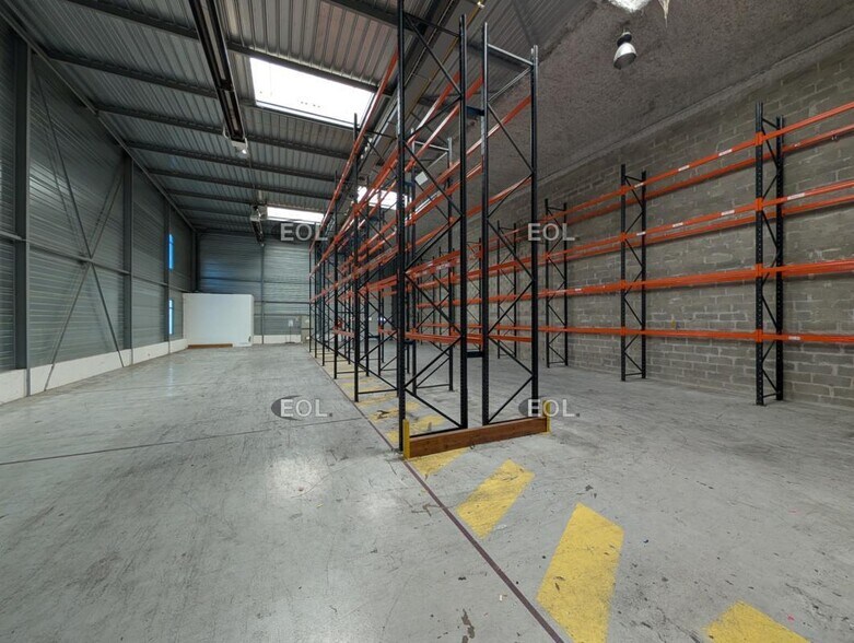 Industrial in Thiais to rent - Interior Photo - Image 3 of 13