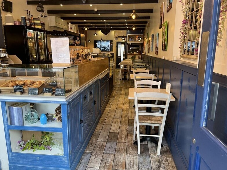 25A Walm Ln, London to rent - Building Photo - Image 3 of 17