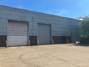 19-21 Tanners Dr, Milton Keynes to rent Building Photo- Image 2 of 4