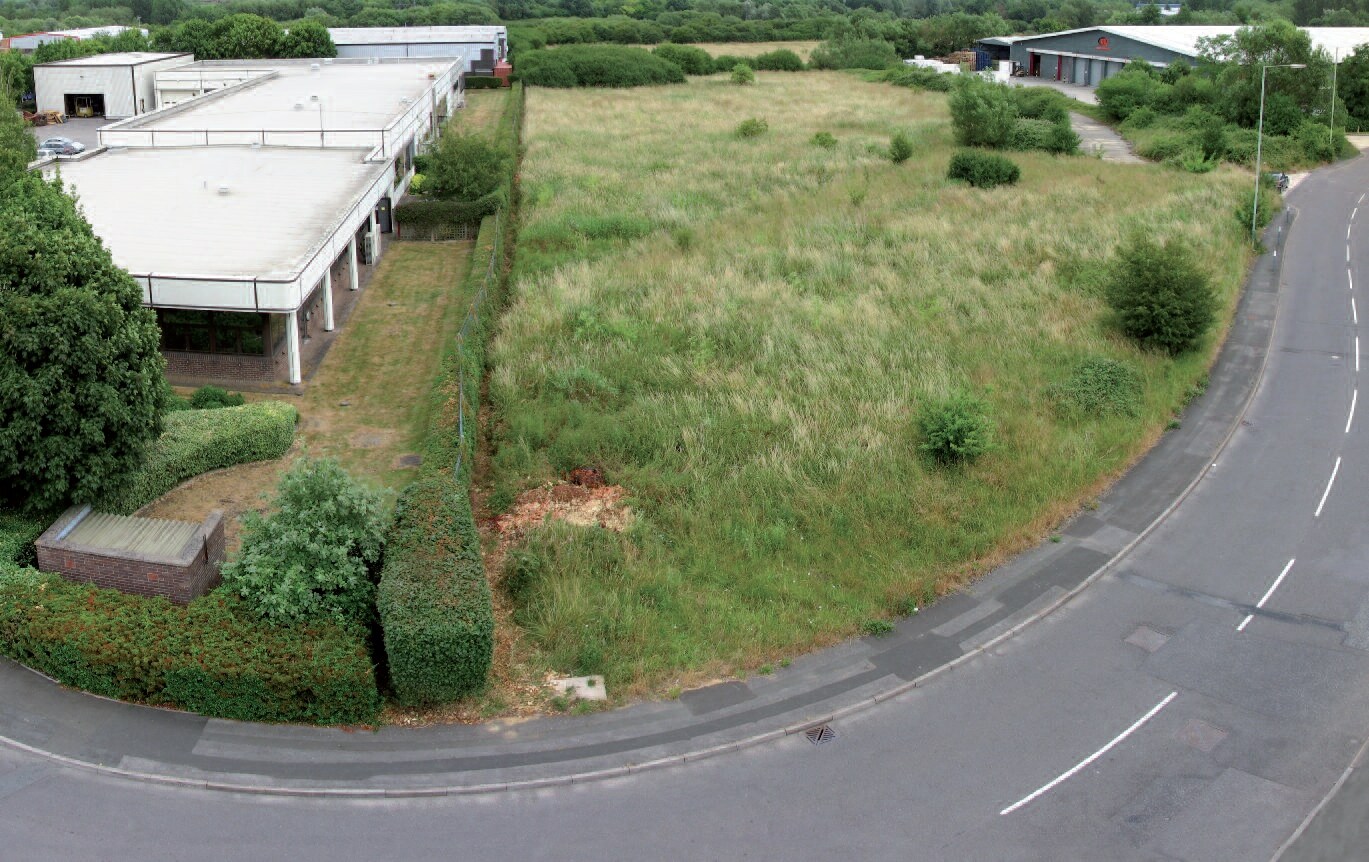 Rivermead Dr, Swindon for sale Primary Photo- Image 1 of 1