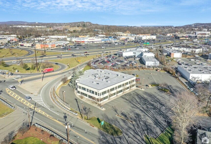 783 Riverview Dr, Totowa 07512 Totowa Plaza