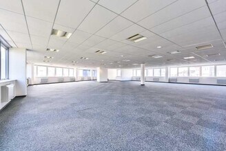 1 Avenue De Westphalie, Montigny-le-Bretonneux to rent Building Photo- Image 1 of 2