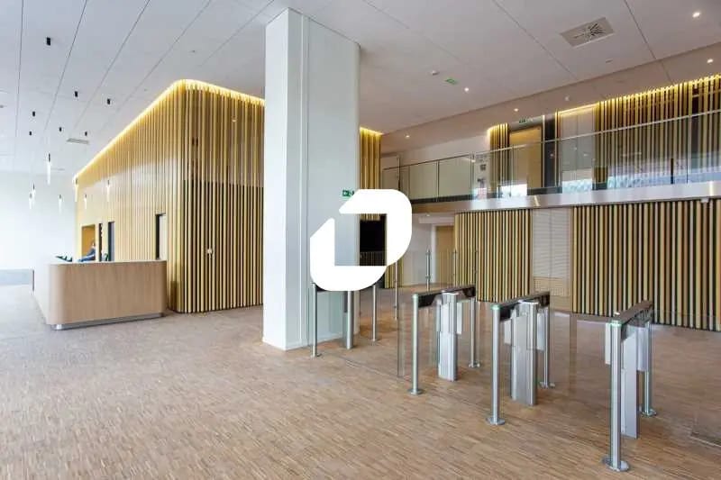 65 Rue Du Capitaine Dreyfus, Montreuil to rent - Building Photo - Image 3 of 30