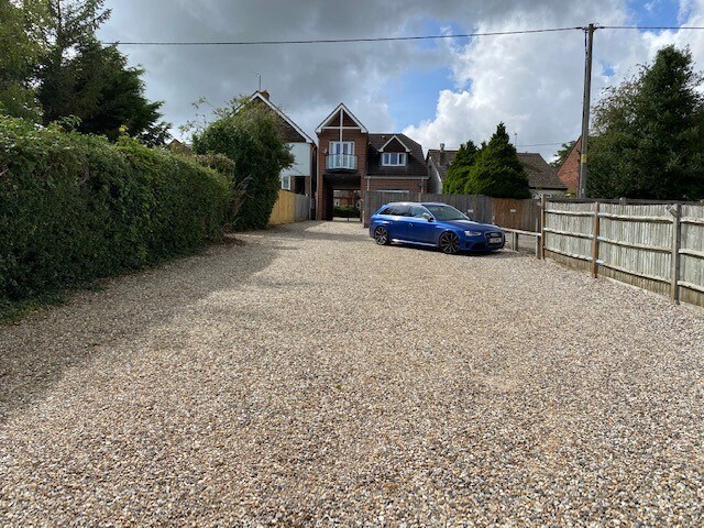 50 High St, Hungerford to rent - Building Photo - Image 2 of 3