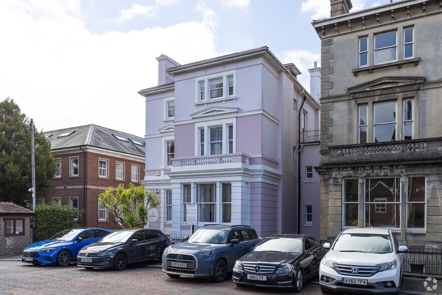 1 Lonsdale Gdns, Tunbridge Wells to rent - Building Photo - Image 3 of 3