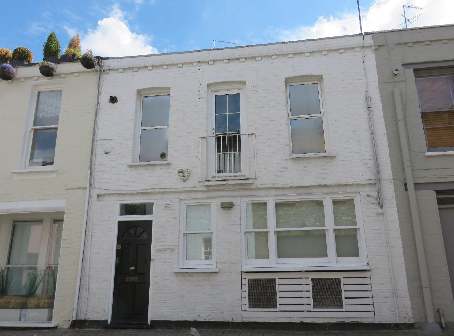 10 Pottery Ln, London for sale Primary Photo- Image 1 of 1