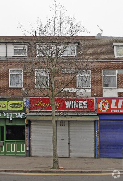 4 Weald Ln, Harrow for sale - Primary Photo - Image 1 of 1
