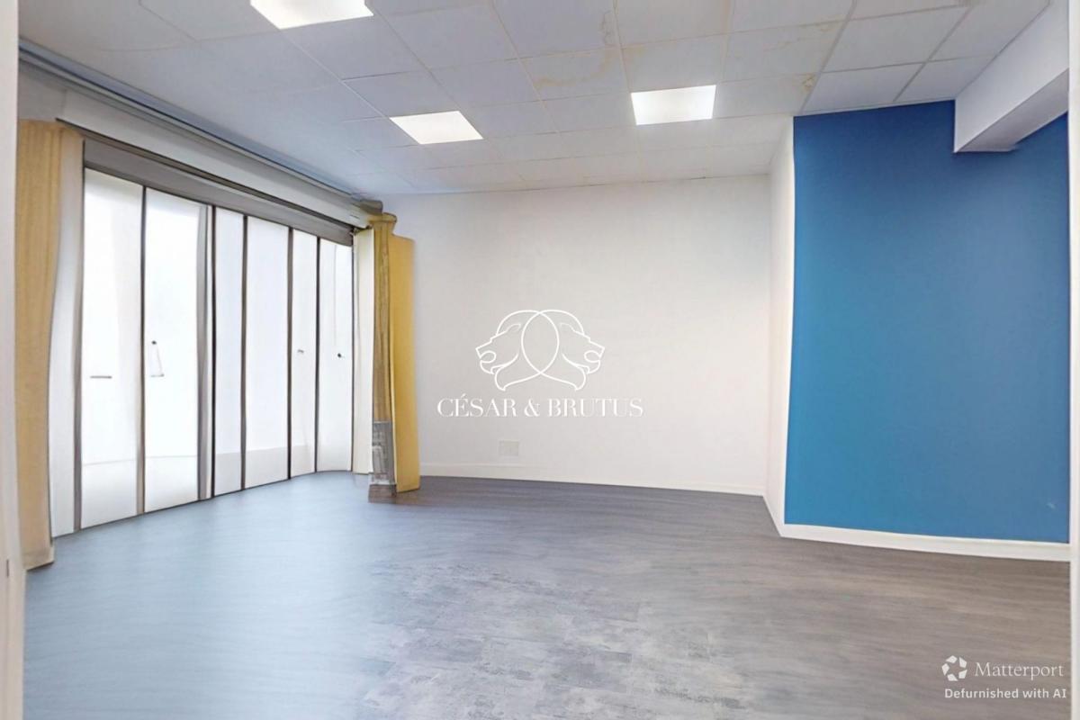 Retail in Villeurbanne for sale Interior Photo- Image 1 of 21