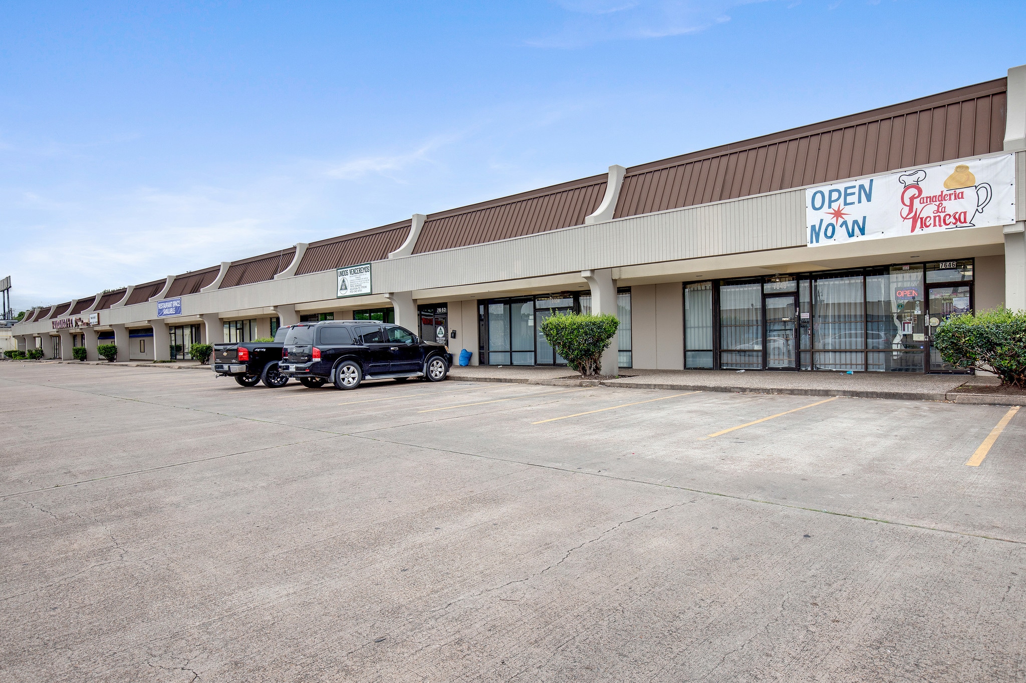 7620-7684 Demoss, Houston, TX to rent Building Photo- Image 1 of 5