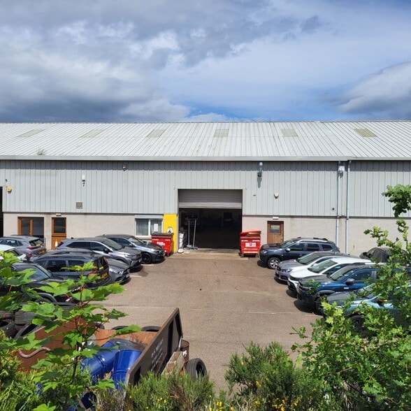 11-17 Linkwood Pl, Elgin to rent - Building Photo - Image 1 of 7