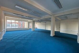 83 Fore St, Exeter to rent Interior Photo- Image 1 of 2