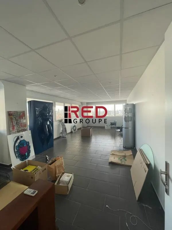Location Bureaux 128 m² - Photo 1