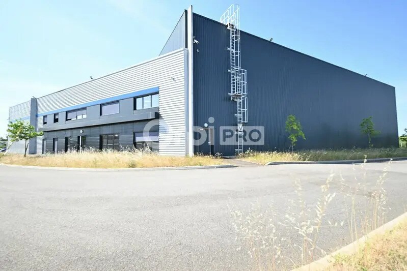 16 Rue Du Dauphiné, Corbas to rent - Building Photo - Image 2 of 12
