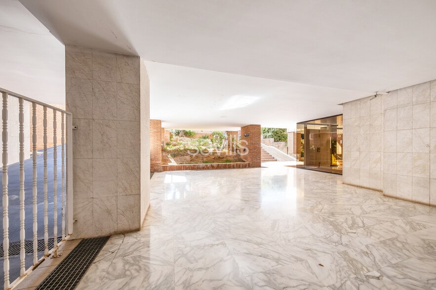 Retail in Barcelona, Barcelona to rent - Interior Photo - Image 3 of 4
