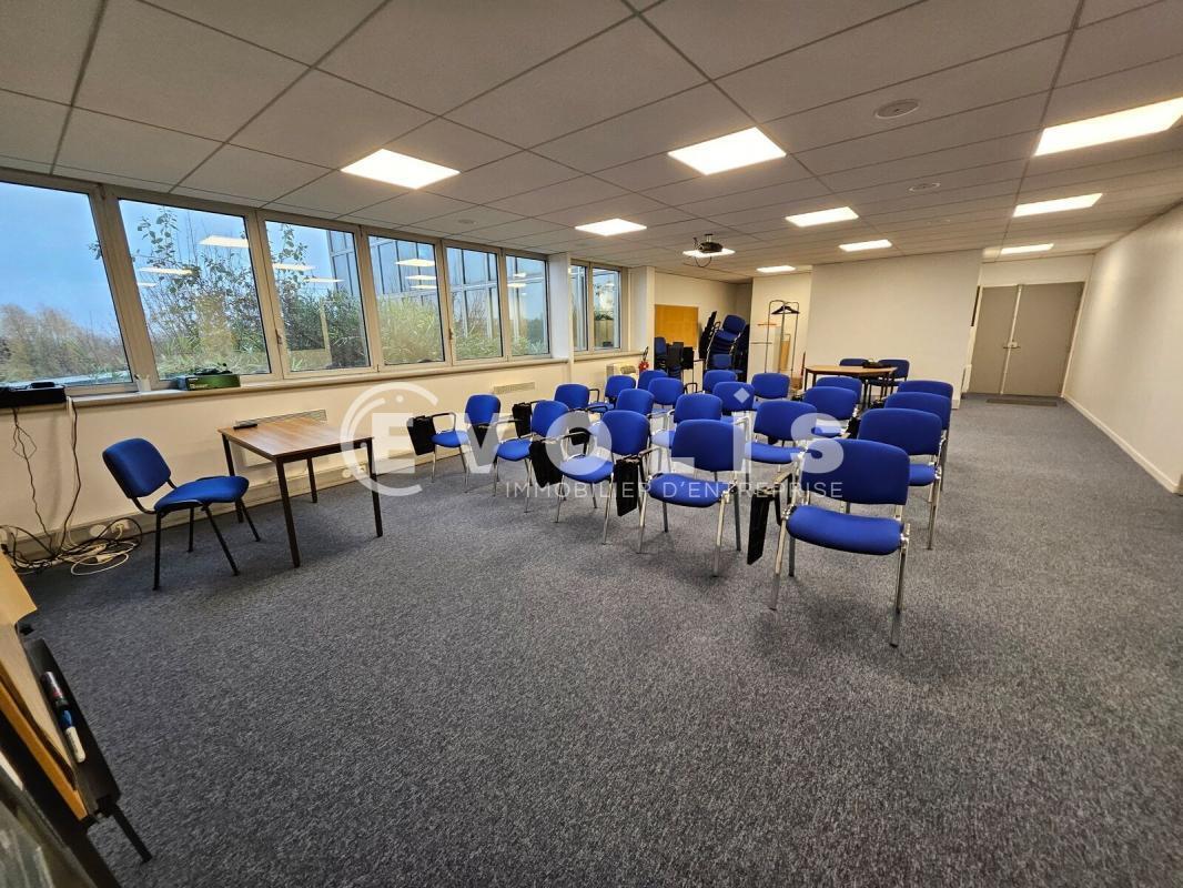 Office in Chatenay Malabry for sale Interior Photo- Image 1 of 14