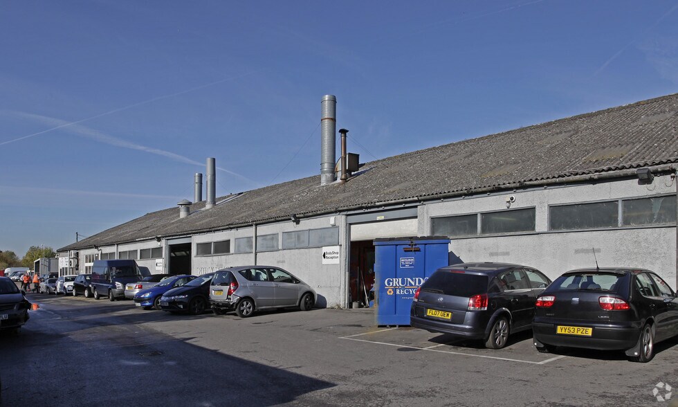 Iron Bridge Rd, West Drayton for sale - Primary Photo - Image 1 of 1