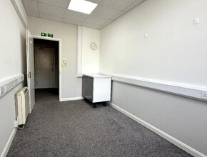 Courtenay St, Newton Abbot to rent Interior Photo- Image 1 of 3