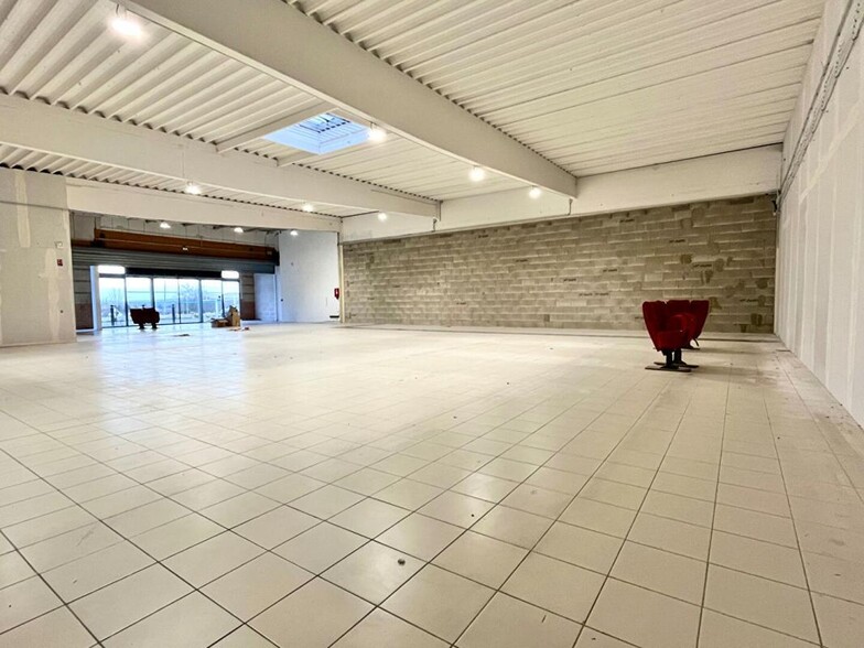 Light Industrial in Ribecourt Dreslincourt for sale - Interior Photo - Image 1 of 6