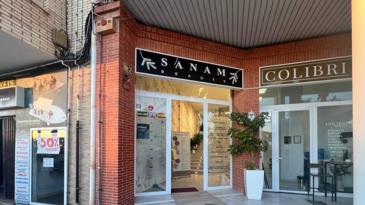 Retail in Torrevieja, Alicante to rent Interior Photo- Image 1 of 12