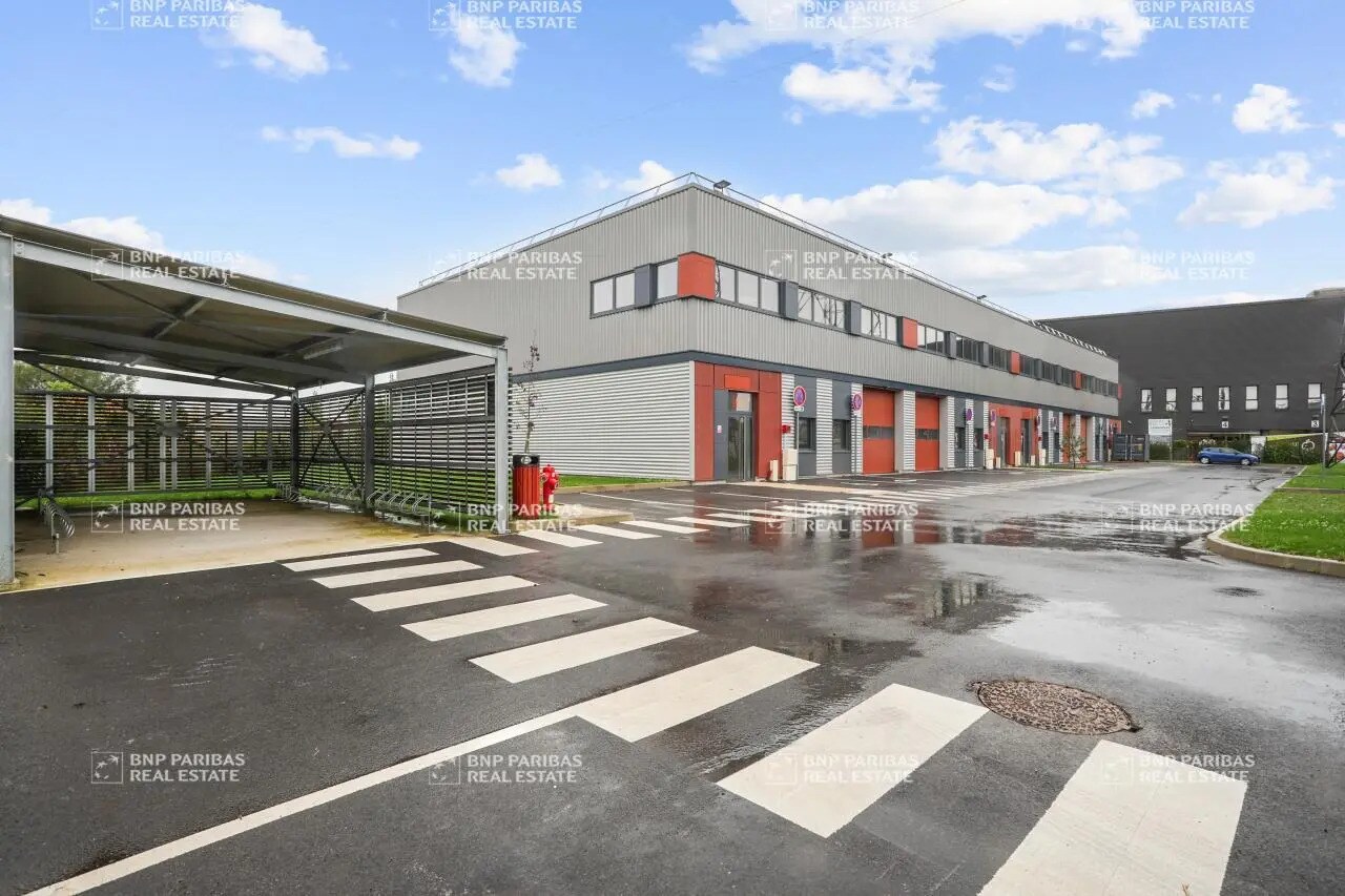 Light Industrial in Corbeil-Essonnes to rent Primary Photo- Image 1 of 19
