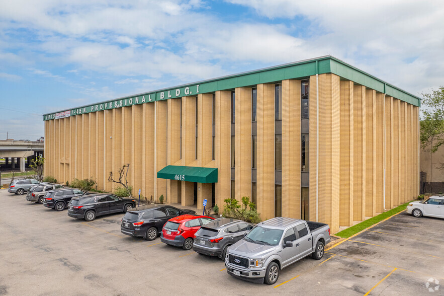 4615 N I-45, Houston, TX for rent - Building Photo - Image 2 of 17