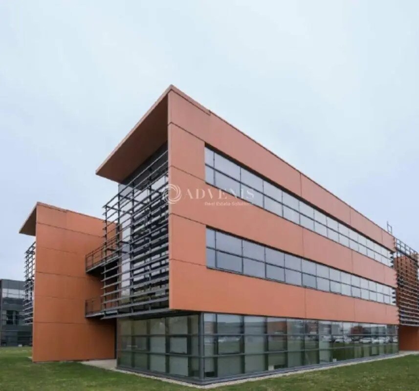 Office in Saint-Priest to rent Building Photo- Image 1 of 2