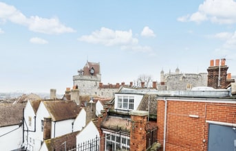 2 Thames St, Windsor to rent Building Photo- Image 1 of 6