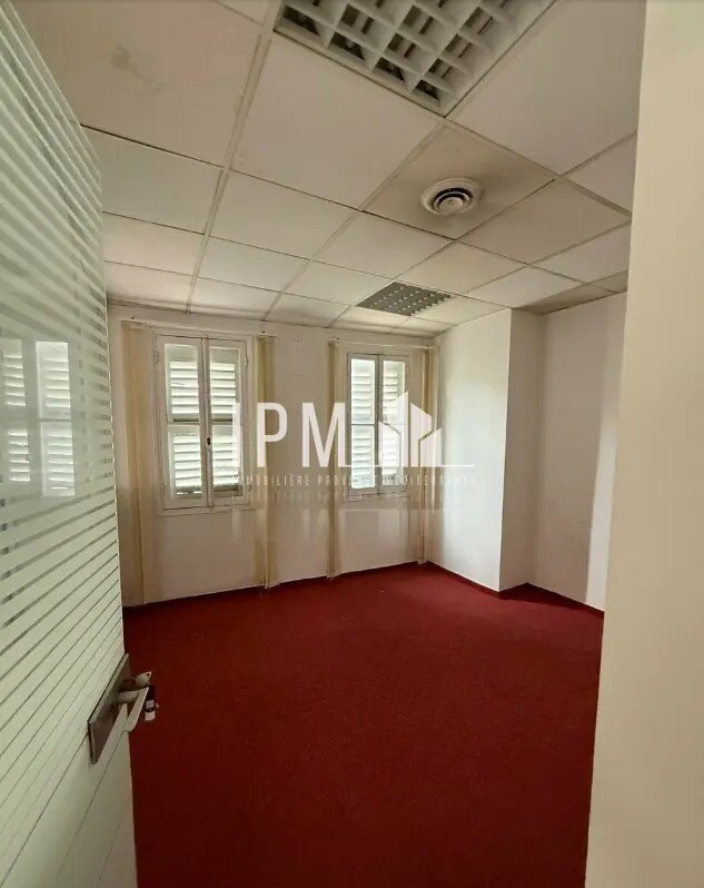 Office in Marseille for sale Interior Photo- Image 1 of 6