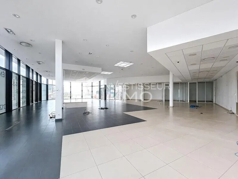 Light Industrial in Ivry-sur-Seine to rent - Interior Photo - Image 1 of 5