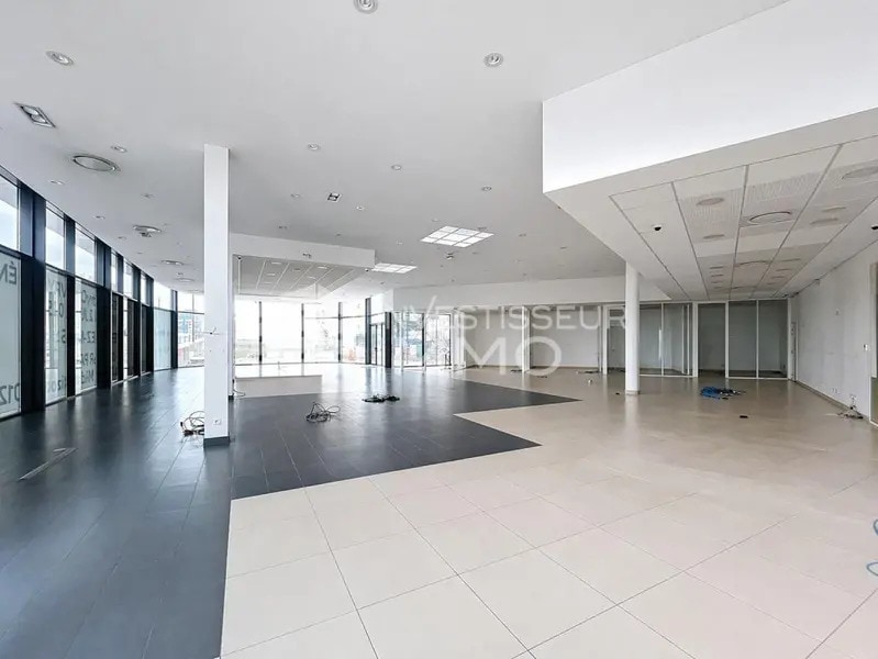 11 Boulevard Du Colonel Fabien, Ivry-sur-Seine for sale Interior Photo- Image 1 of 4