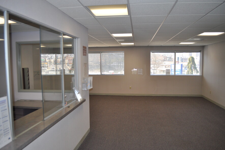 100 Schuylkill Medical Plz, Pottsville, PA for rent - Interior Photo - Image 3 of 13