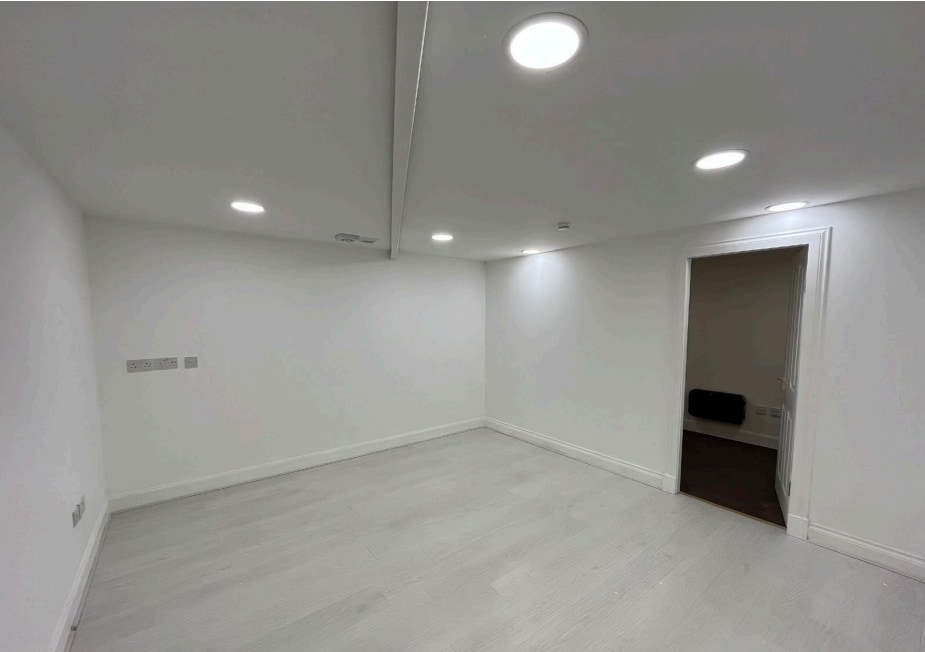 3 Midfield Dr, Kirkcaldy to rent Interior Photo- Image 1 of 3