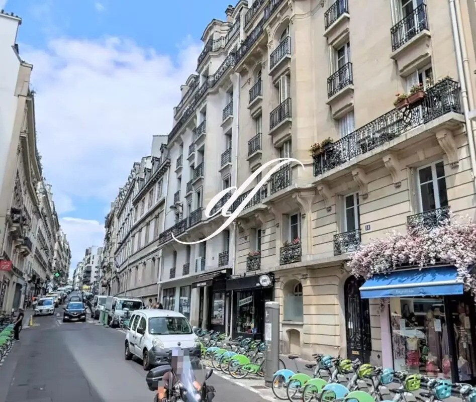 Retail in Paris for sale Building Photo- Image 1 of 2