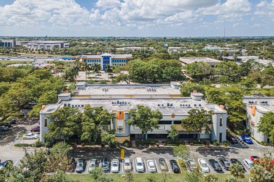 600 Fairway Dr, Deerfield Beach, FL for rent - Aerial - Image 2 of 8