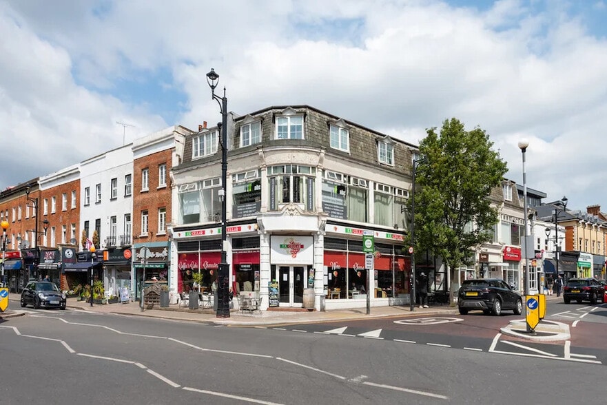 Victoria Rd, Surbiton to rent - Primary Photo - Image 2 of 12