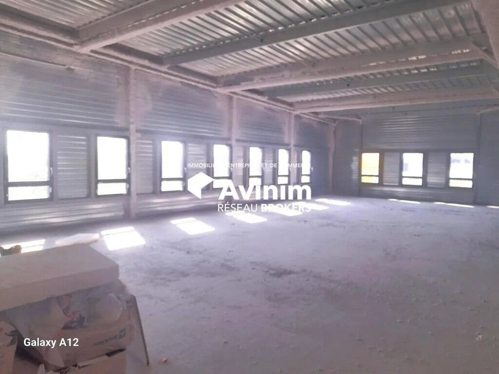 Location Bureaux 200 m² à 650 m² - Photo 1