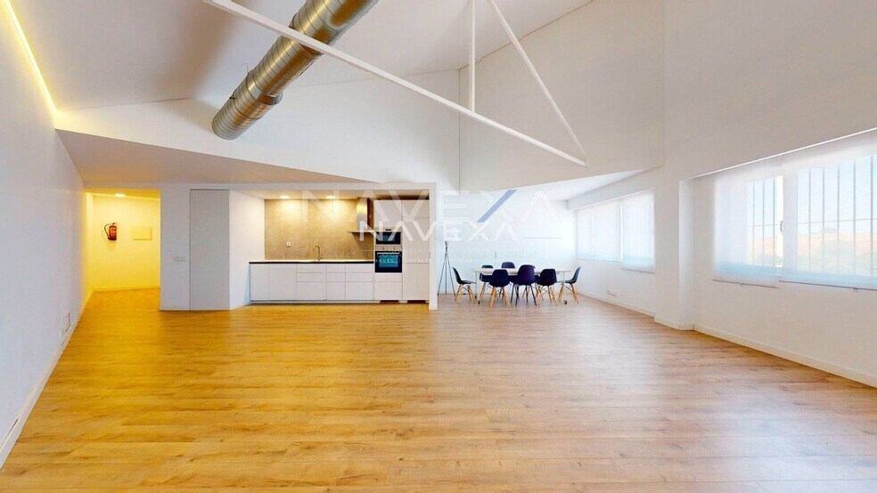 Office in Madrid, Madrid to rent - Building Photo - Image 3 of 15