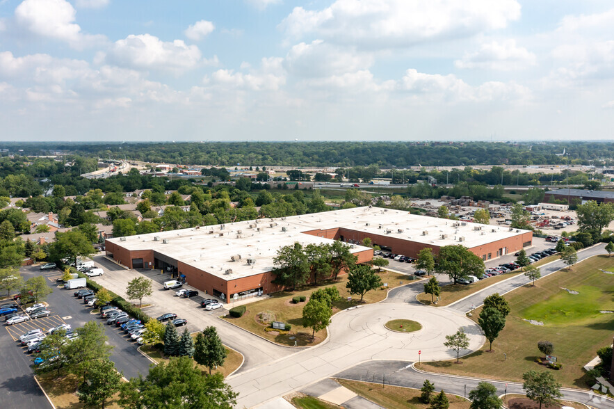 161 Tower Dr, Burr Ridge, IL for rent - Aerial - Image 3 of 7