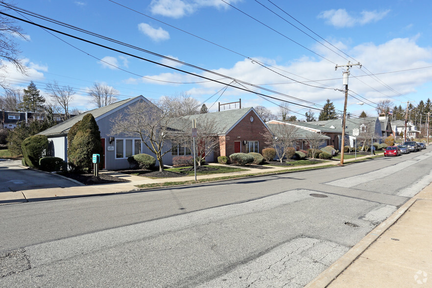 7804 Montgomery Ave, Elkins Park, PA for sale - Primary Photo - Image 1 of 1