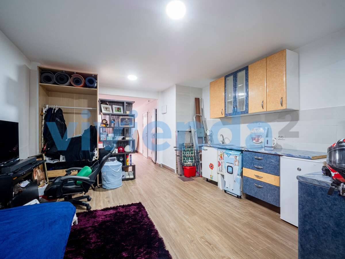 Madrid, MAD 28017 - Unit Puerta A -  - Interior Photo - Image 1 of 11