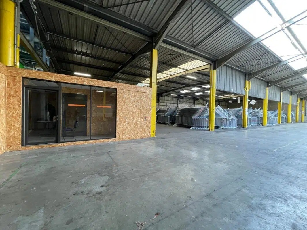 Industrial in Paris to rent Interior Photo- Image 1 of 9