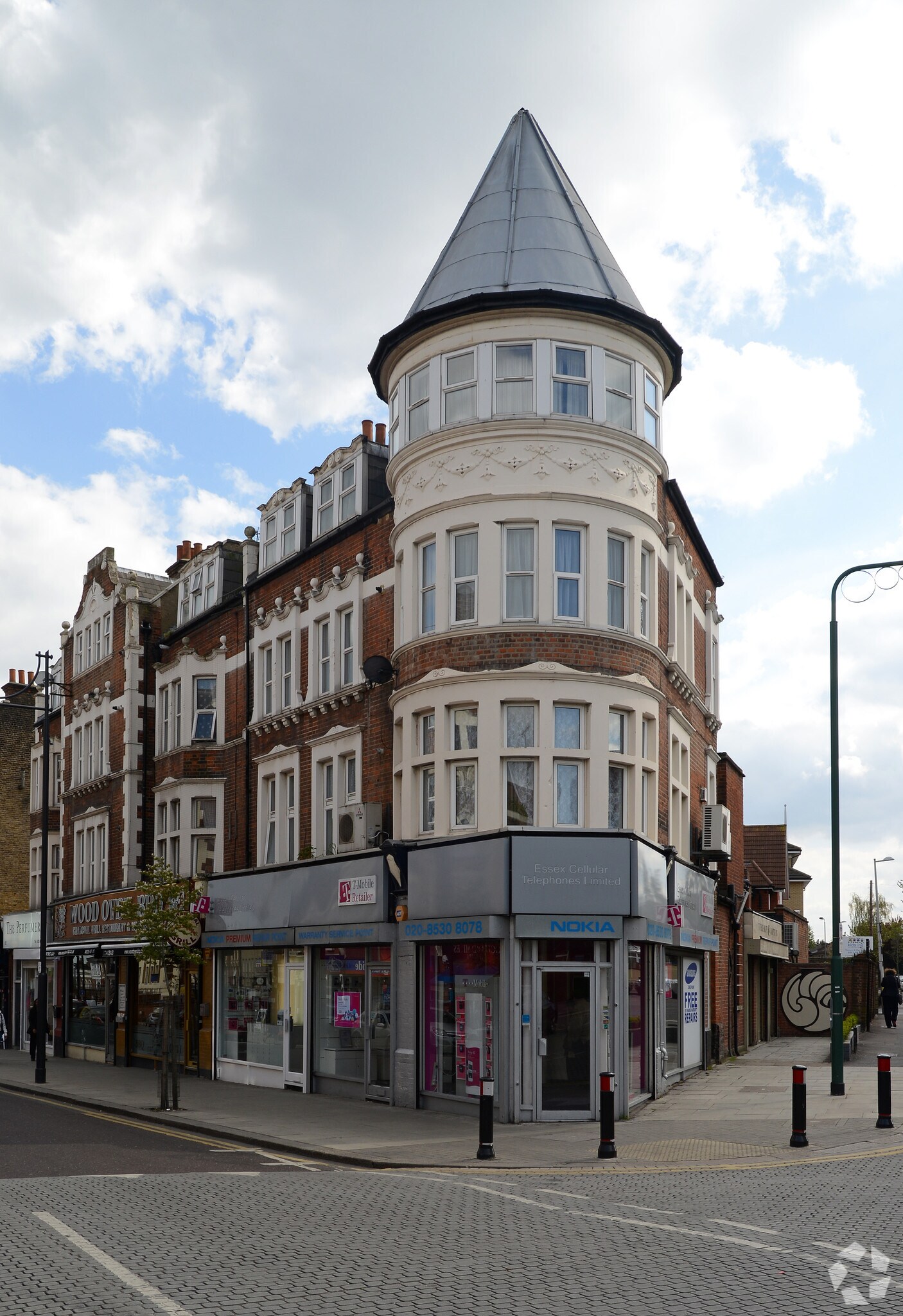 128 George Ln, London for sale Primary Photo- Image 1 of 1