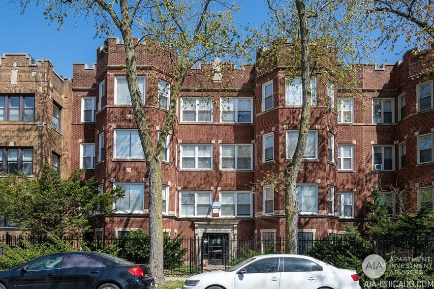 7613 S Yates Blvd, Chicago, IL for sale - Building Photo - Image 1 of 1