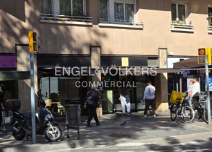 Retail in Barcelona, Barcelona to rent Interior Photo- Image 2 of 8