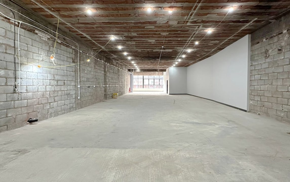 23 Central Way, Altrincham to rent Interior Photo- Image 1 of 2